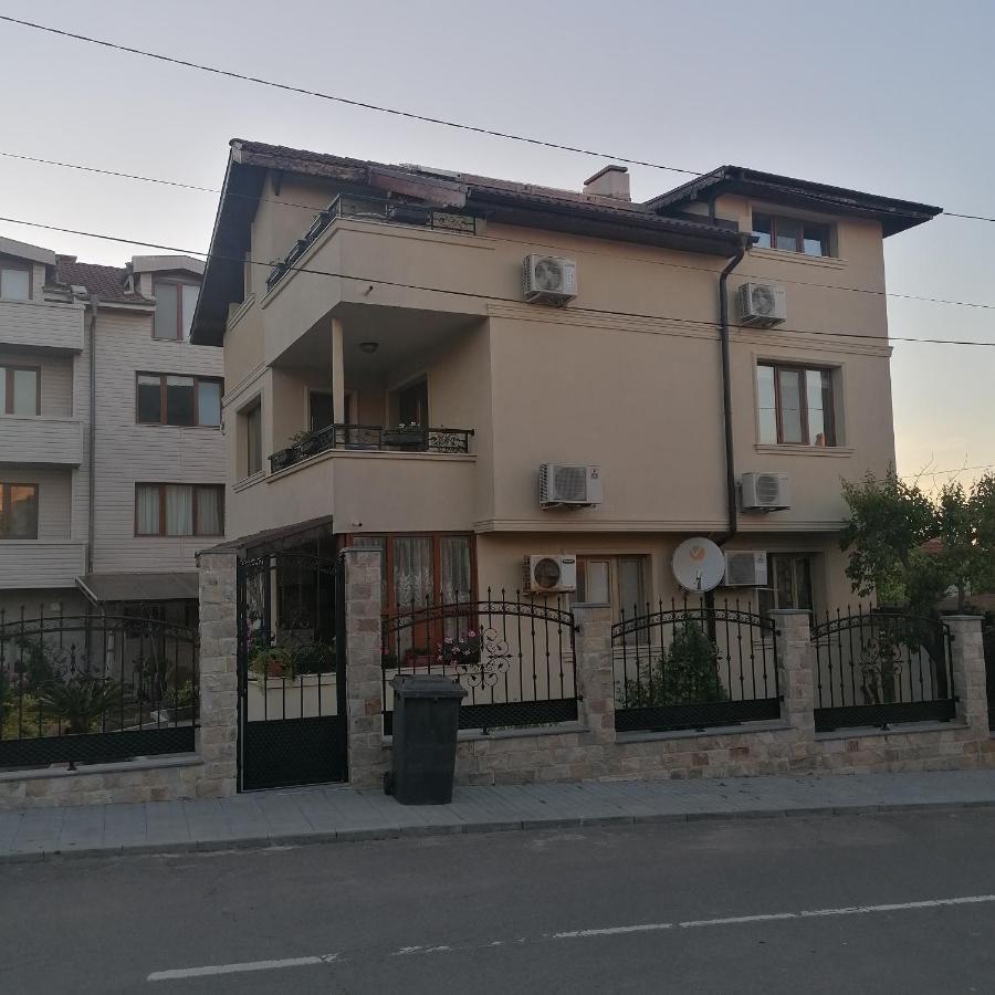 Apartments Dona Chernomorets Luaran gambar