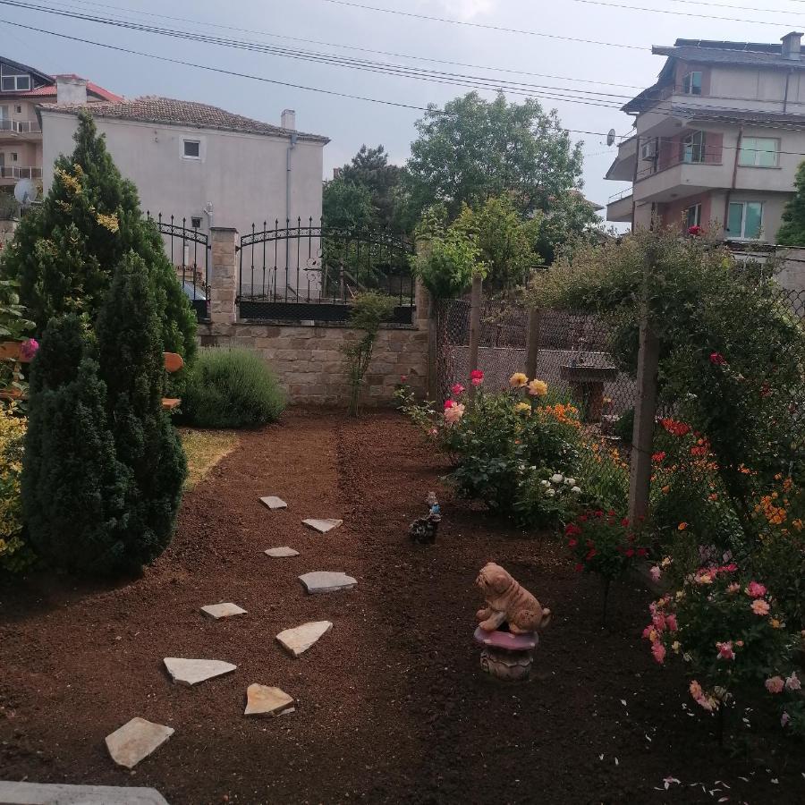 Apartments Dona Chernomorets Luaran gambar